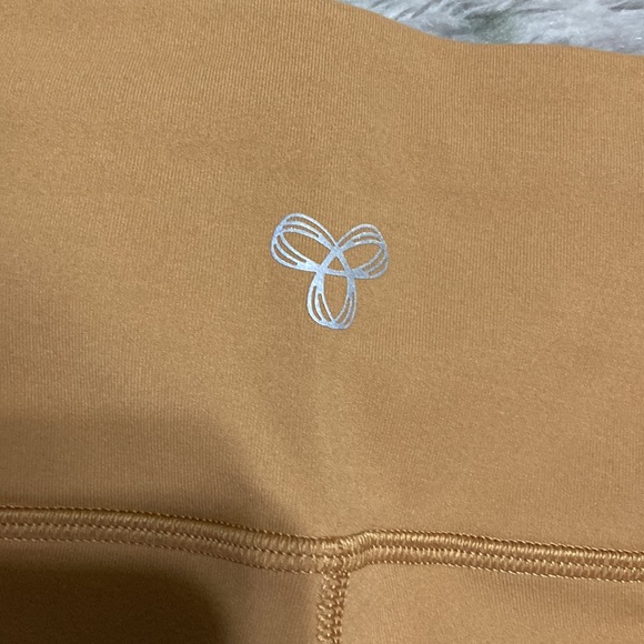 NWT Aritzia TnaLIFE Atmophlex Hi-rise 7/8 legging-tobacco brown- large - Picture 7 of 13